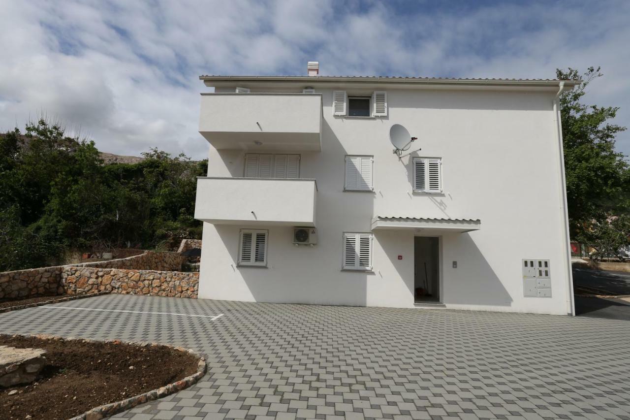 Apartment Robert With Terrace Baška Eksteriør bilde