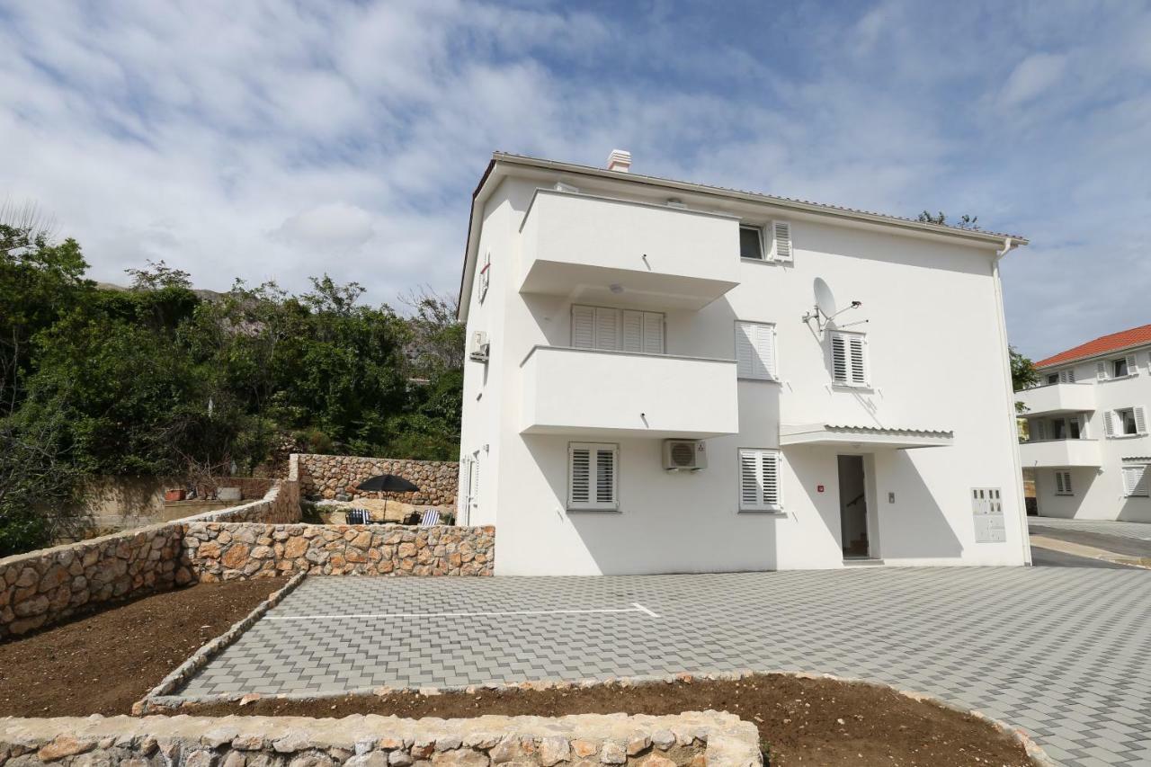 Apartment Robert With Terrace Baška Eksteriør bilde